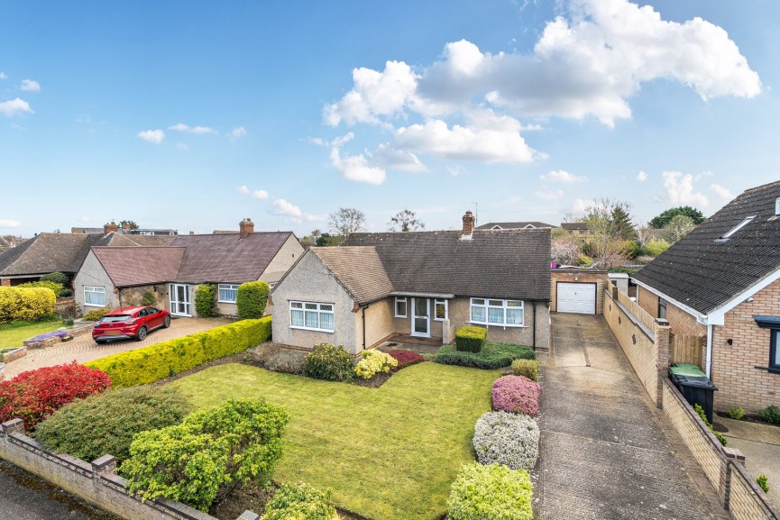 2 bedroom Bungalow for Sale Castles Close, Stotfold, Bedfordshire
