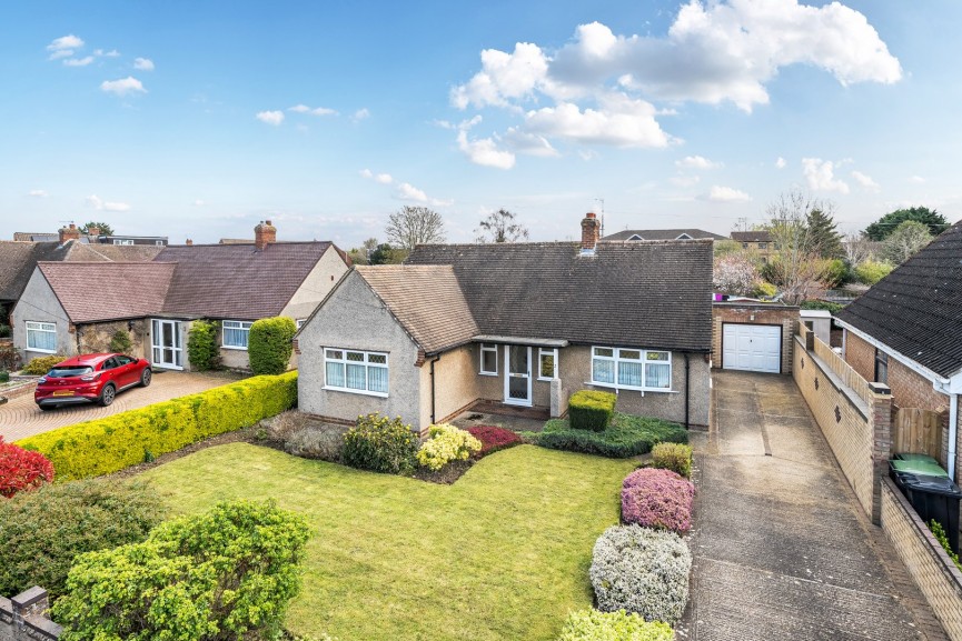 2 bedroom Bungalow for Sale Castles Close, Stotfold, Bedfordshire