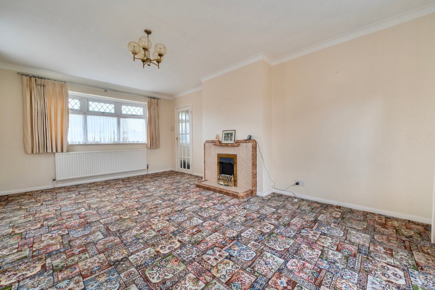 2 bedroom Bungalow for Sale Castles Close, Stotfold, Bedfordshire