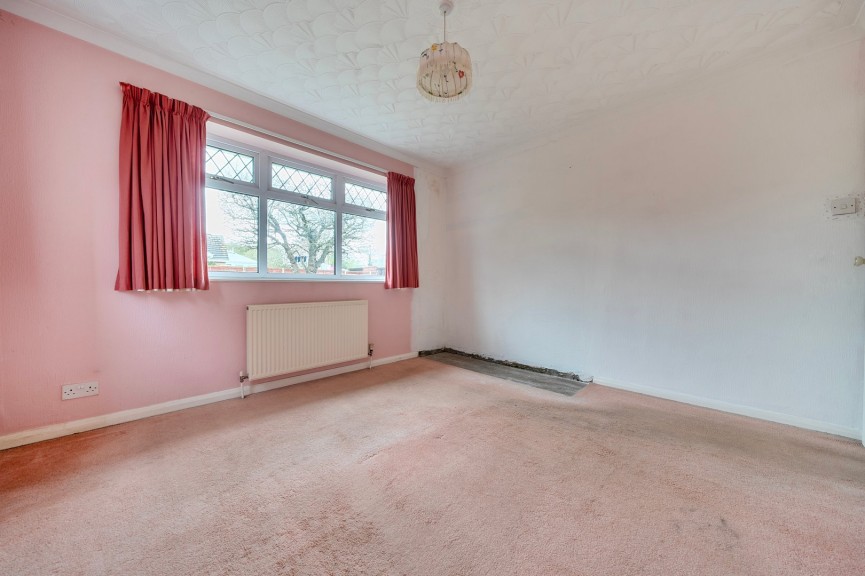 2 bedroom Bungalow for Sale Castles Close, Stotfold, Bedfordshire