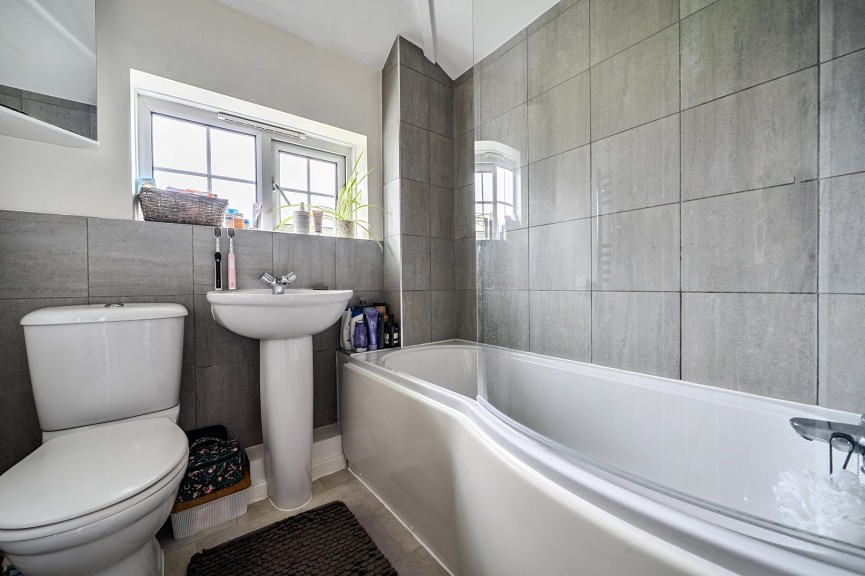 2 bedroom House for Sale Olympus Road, Henlow, Bedfordshire