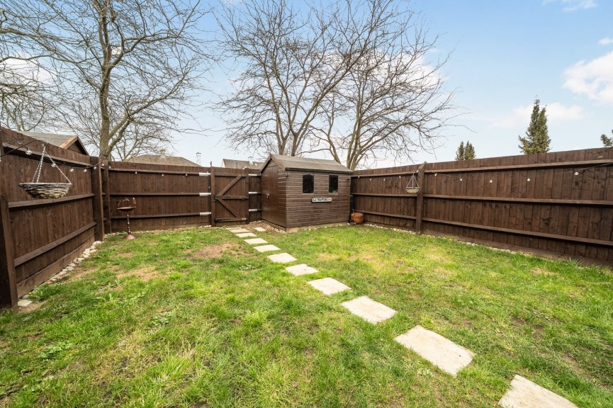 2 bedroom House for Sale Olympus Road, Henlow, Bedfordshire