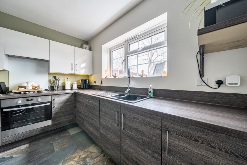 2 bedroom House for Sale Olympus Road, Henlow, Bedfordshire