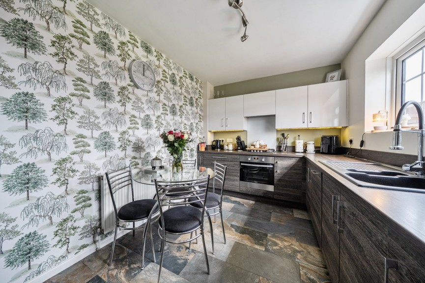 2 bedroom House for Sale Olympus Road, Henlow, Bedfordshire