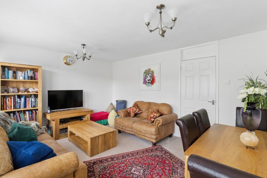 2 bedroom Flat for Sale Little Wymondley, Hitchin, Hertfordshire