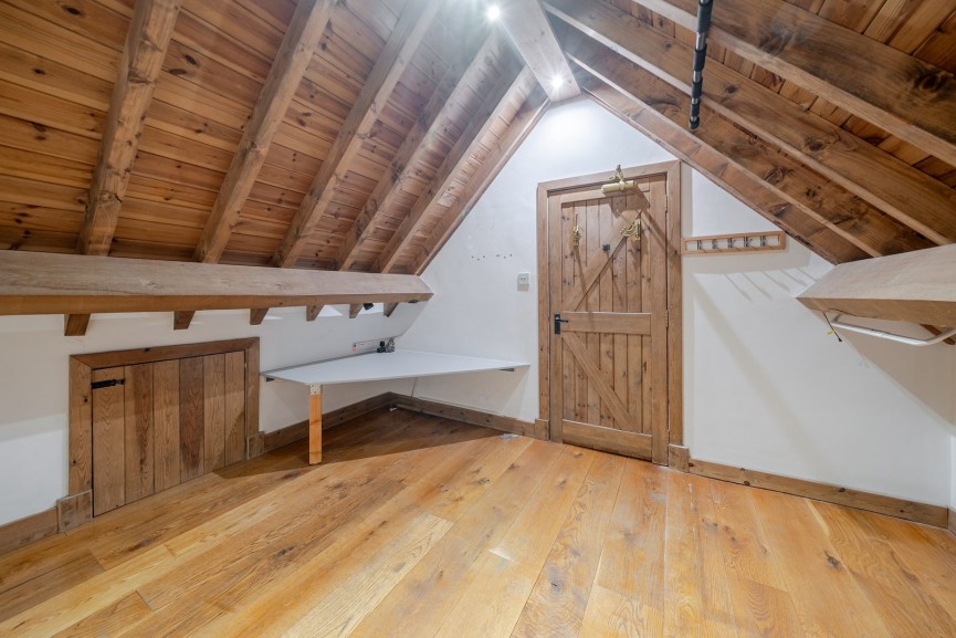 5 bedroom House for Sale Chestnut Farm, Henlow, Bedfordshire