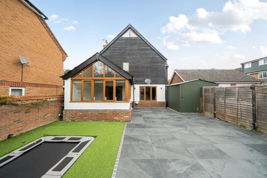 5 bedroom House for Sale Chestnut Farm, Henlow, Bedfordshire