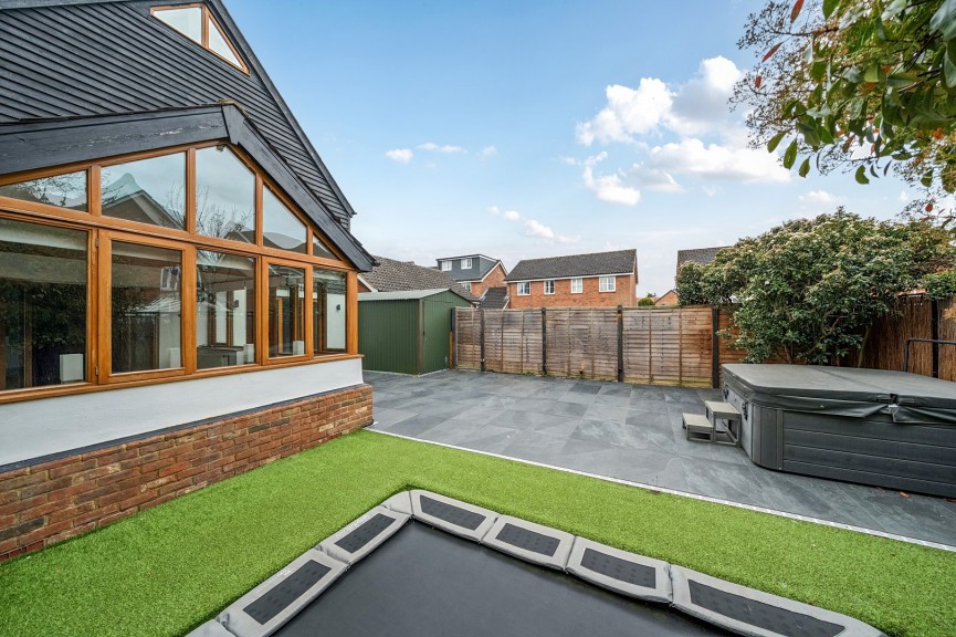 5 bedroom House for Sale Chestnut Farm, Henlow, Bedfordshire