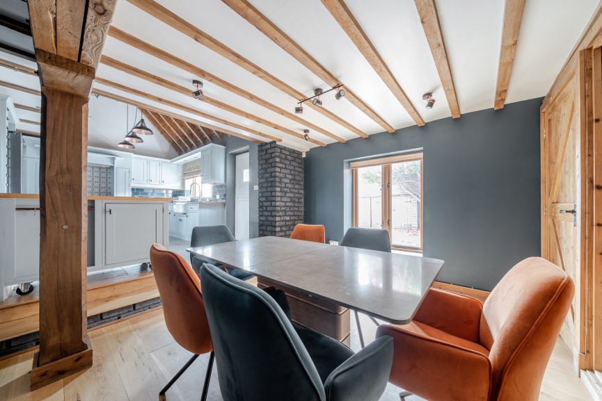 5 bedroom House for Sale Chestnut Farm, Henlow, Bedfordshire