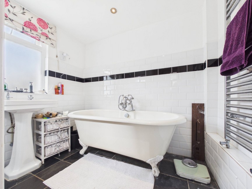 3 bedroom House for Sale Barkway Road, Royston, Hertfordshire