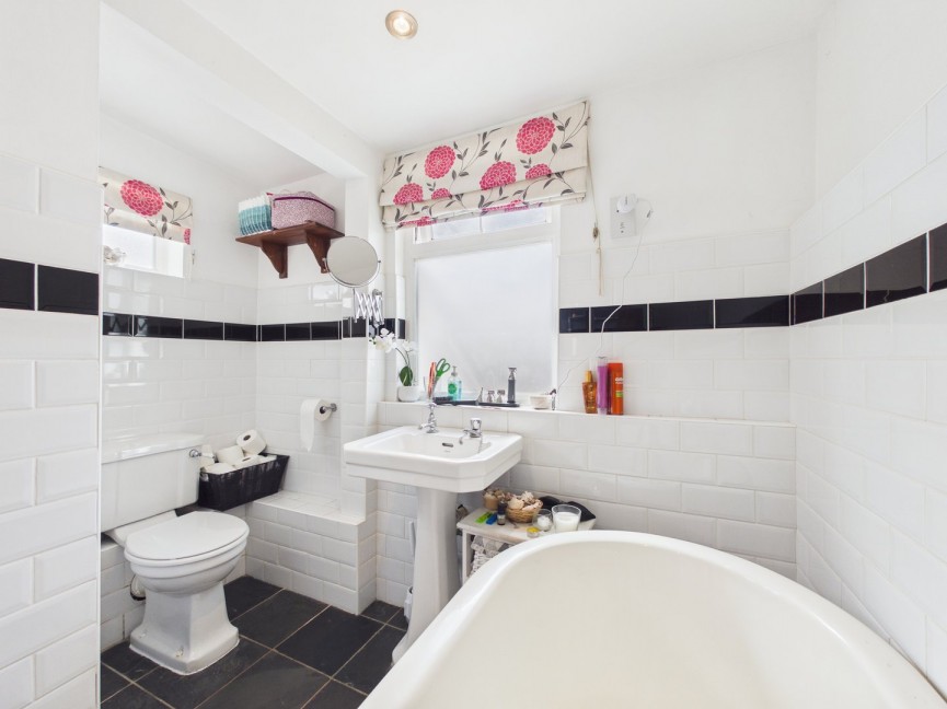 3 bedroom House for Sale Barkway Road, Royston, Hertfordshire