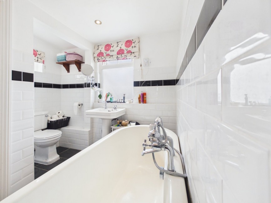 3 bedroom House for Sale Barkway Road, Royston, Hertfordshire