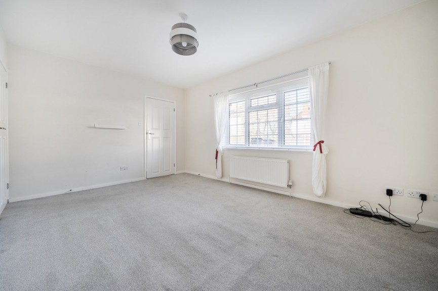 2 bedroom House for Sale Olympus Road, Henlow, Bedfordshire