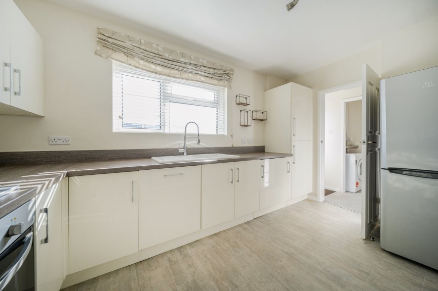 2 bedroom House for Sale Olympus Road, Henlow, Bedfordshire