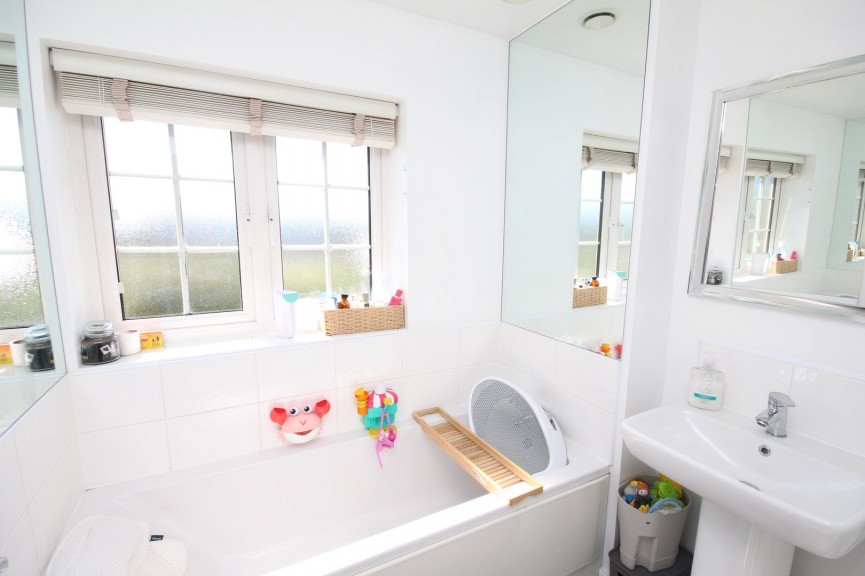 3 bedroom House for Sale Ashfield Drive, Letchworth Garden City, Hertfordshire