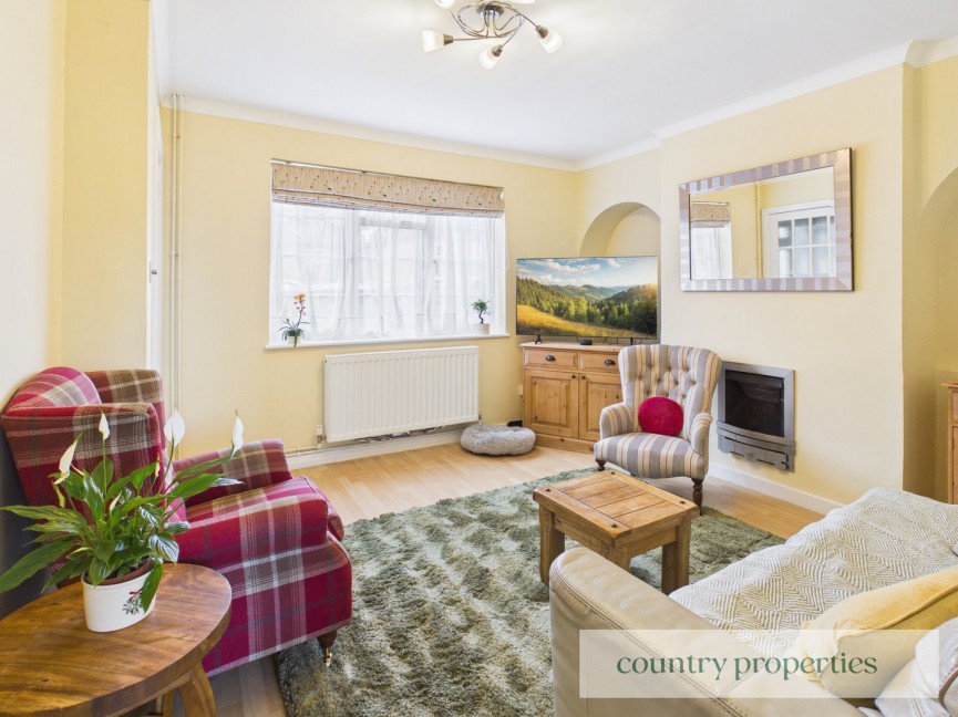 2 bedroom House for Sale Barnard Green, Welwyn Garden City, Hertfordshire