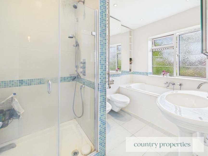 2 bedroom House for Sale Barnard Green, Welwyn Garden City, Hertfordshire