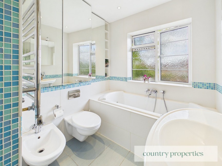 2 bedroom House for Sale Barnard Green, Welwyn Garden City, Hertfordshire