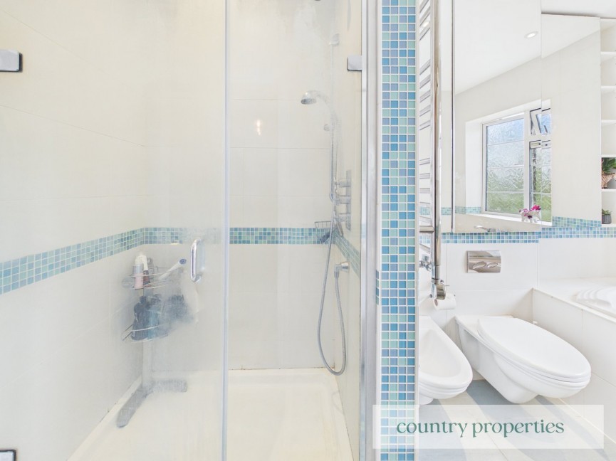 2 bedroom House for Sale Barnard Green, Welwyn Garden City, Hertfordshire