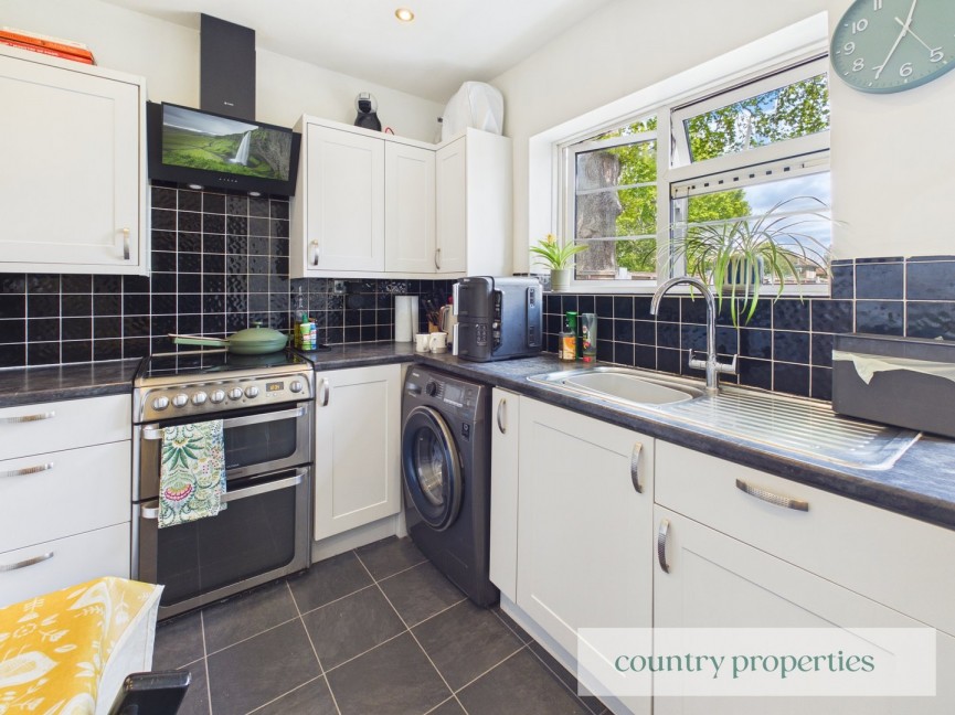 2 bedroom House for Sale Barnard Green, Welwyn Garden City, Hertfordshire