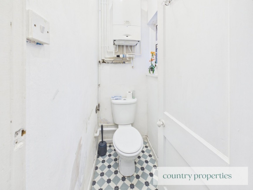 2 bedroom House for Sale Barnard Green, Welwyn Garden City, Hertfordshire