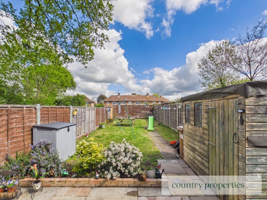 2 bedroom House for Sale Barnard Green, Welwyn Garden City, Hertfordshire