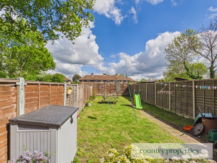 2 bedroom House for Sale Barnard Green, Welwyn Garden City, Hertfordshire