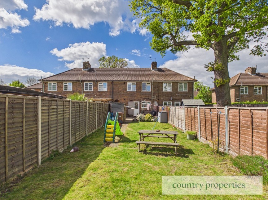 2 bedroom House for Sale Barnard Green, Welwyn Garden City, Hertfordshire
