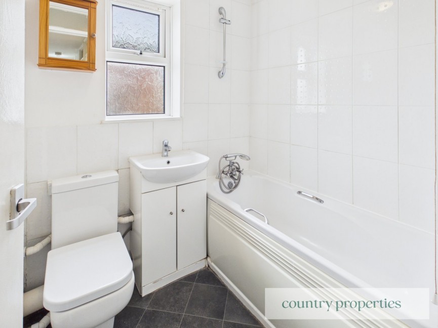 2 bedroom Flat for Letting Broadwater Crescent, Welwyn Garden City, Hertfordshire