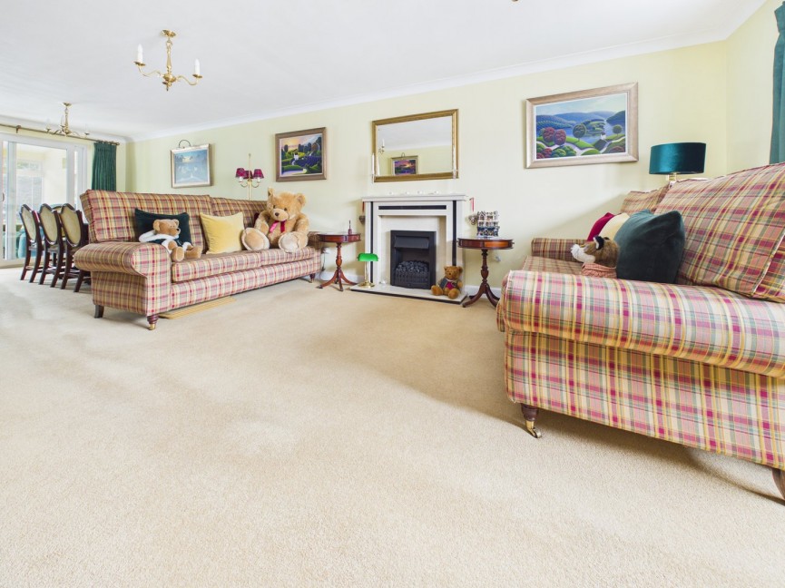 4 bedroom House for Sale Mallow Walk, Royston, Hertfordshire