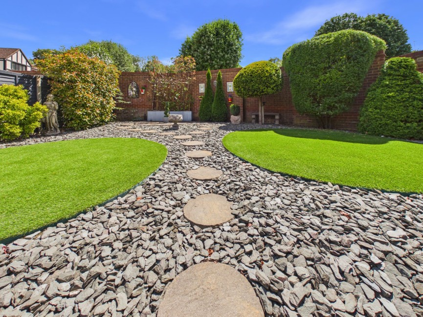 4 bedroom House for Sale Mallow Walk, Royston, Hertfordshire