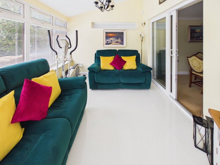 4 bedroom House for Sale Mallow Walk, Royston, Hertfordshire