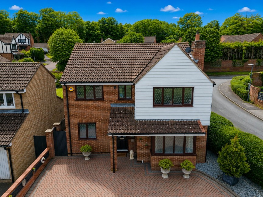 4 bedroom House for Sale Mallow Walk, Royston, Hertfordshire
