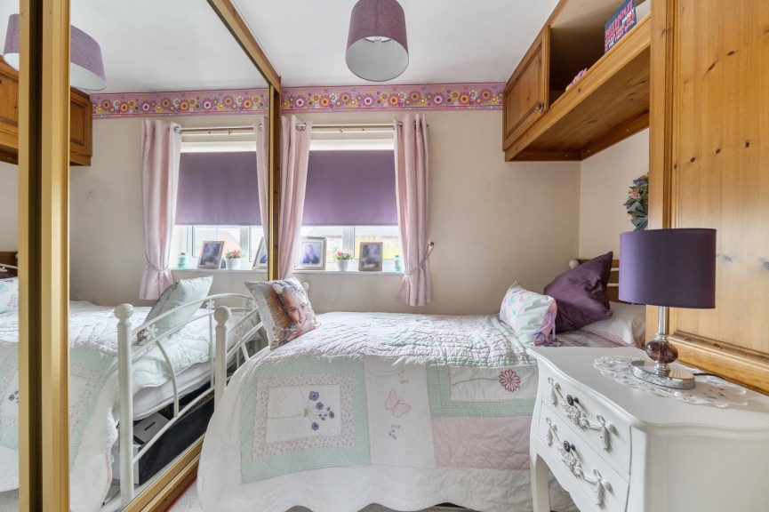 4 bedroom House for Sale Queen Elizabeth Close, Shefford, Bedfordshire