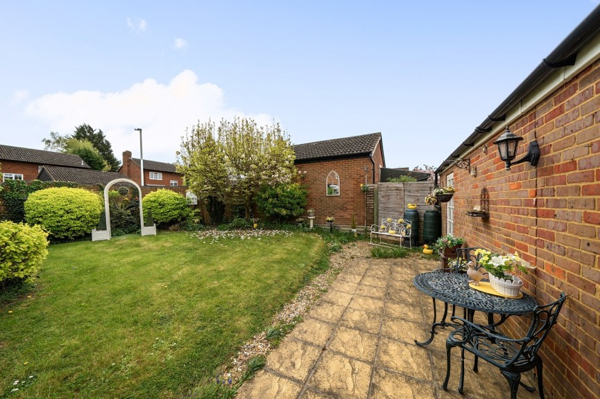 4 bedroom House for Sale Queen Elizabeth Close, Shefford, Bedfordshire
