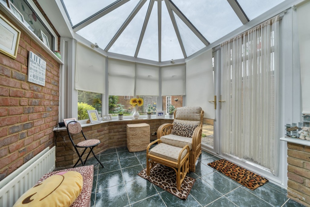 Queen Elizabeth Close, Shefford, Bedfordshire