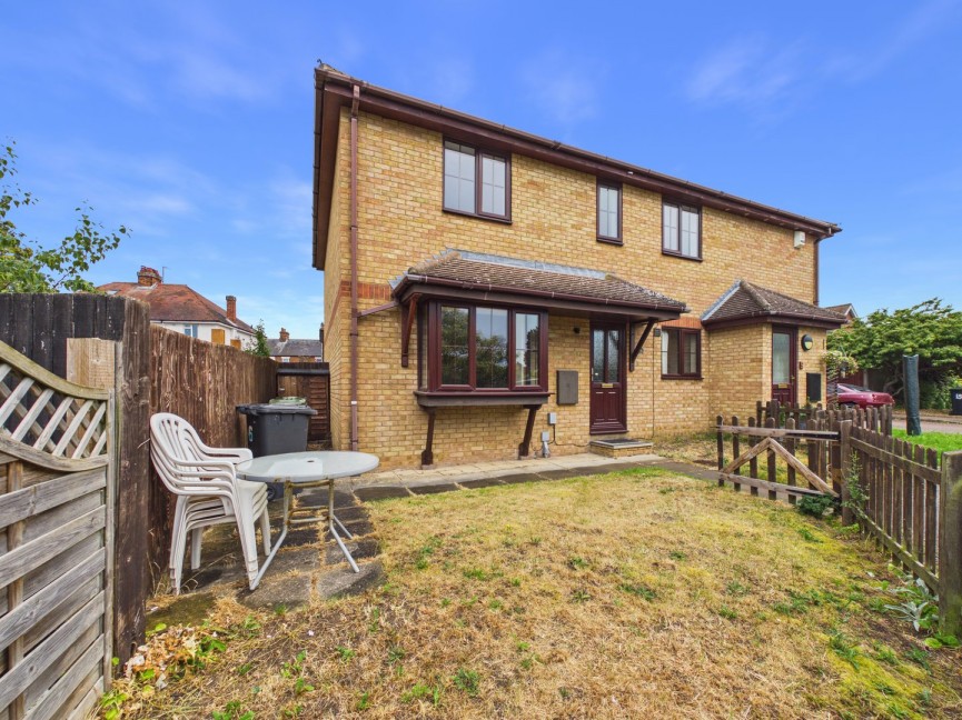 2 bedroom House for Sale Pentland Close, Sandy, Bedfordshire