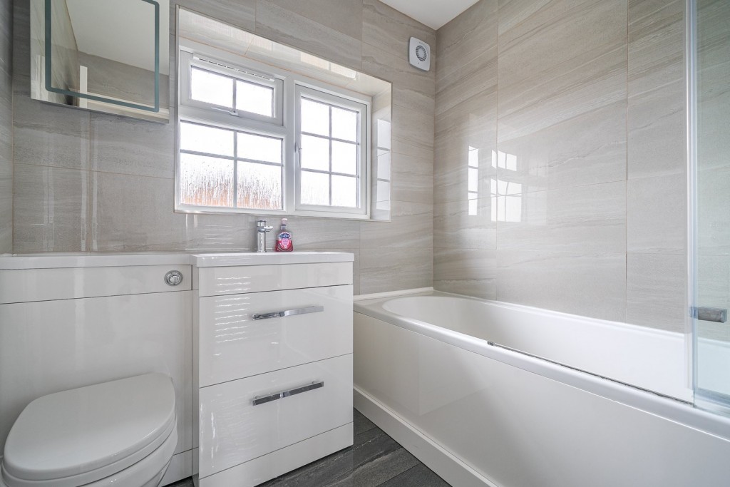 Queen Elizabeth Close, Shefford, Bedfordshire