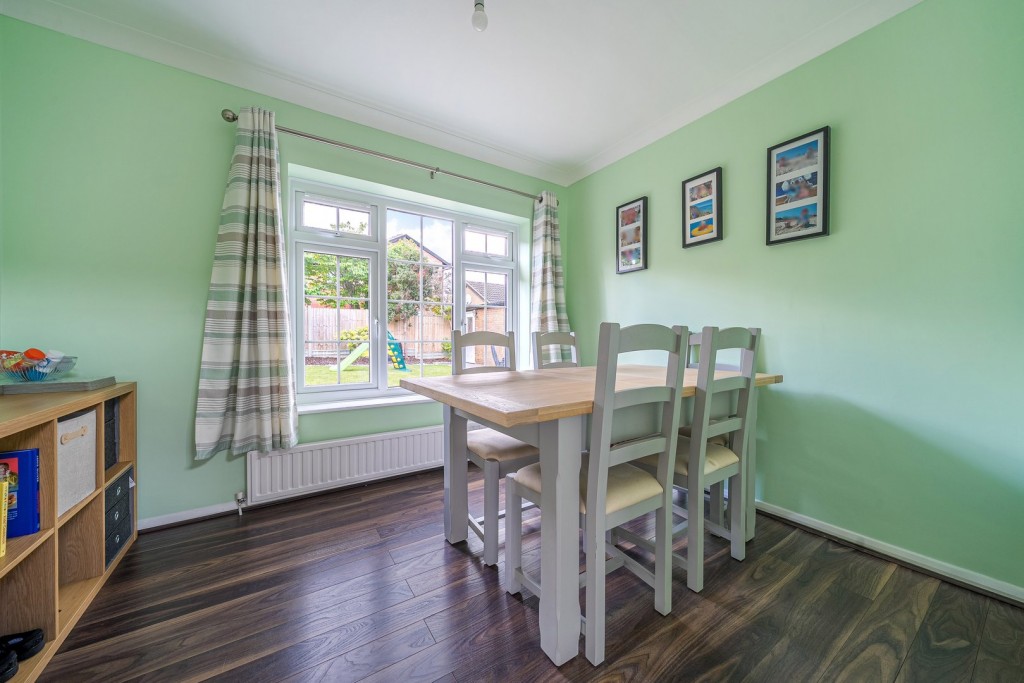 Queen Elizabeth Close, Shefford, Bedfordshire