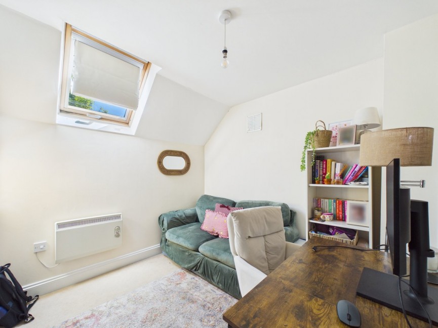 2 bedroom Flat for Sale Walsworth Road, HITCHIN, Hertfordshire
