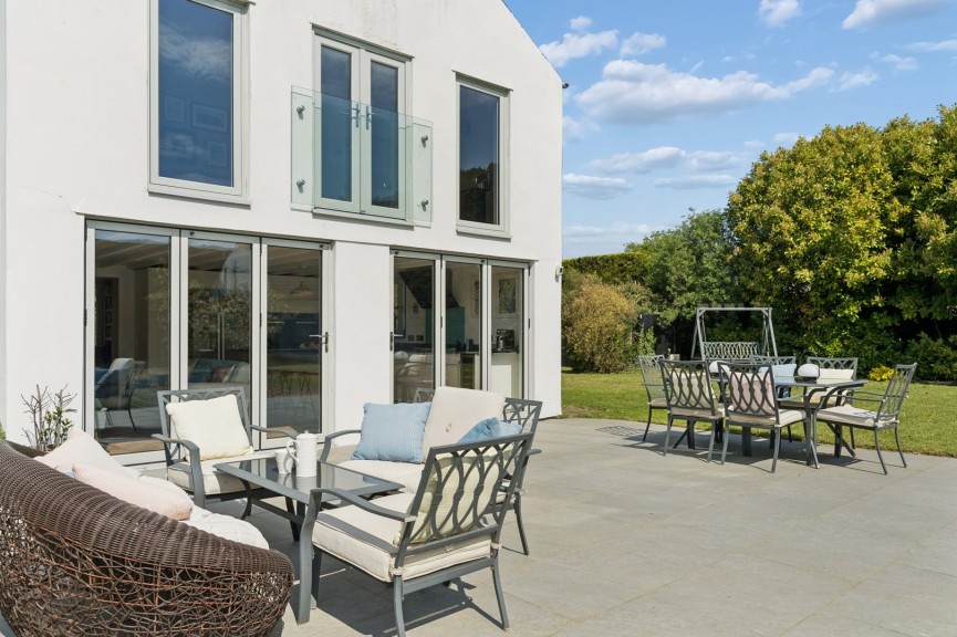 5 bedroom House for Sale Old School Lane, Stanford, Beds