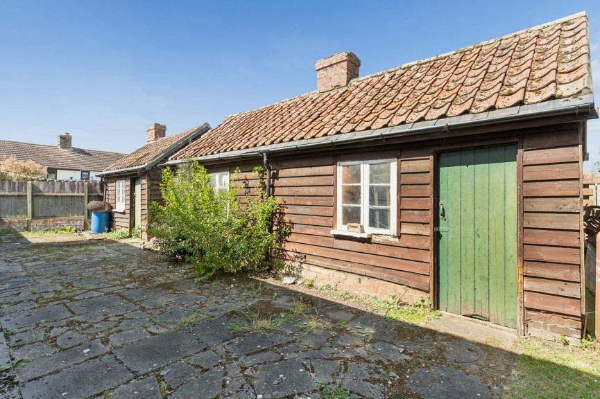 5 bedroom House for Sale Old School Lane, Stanford, Beds