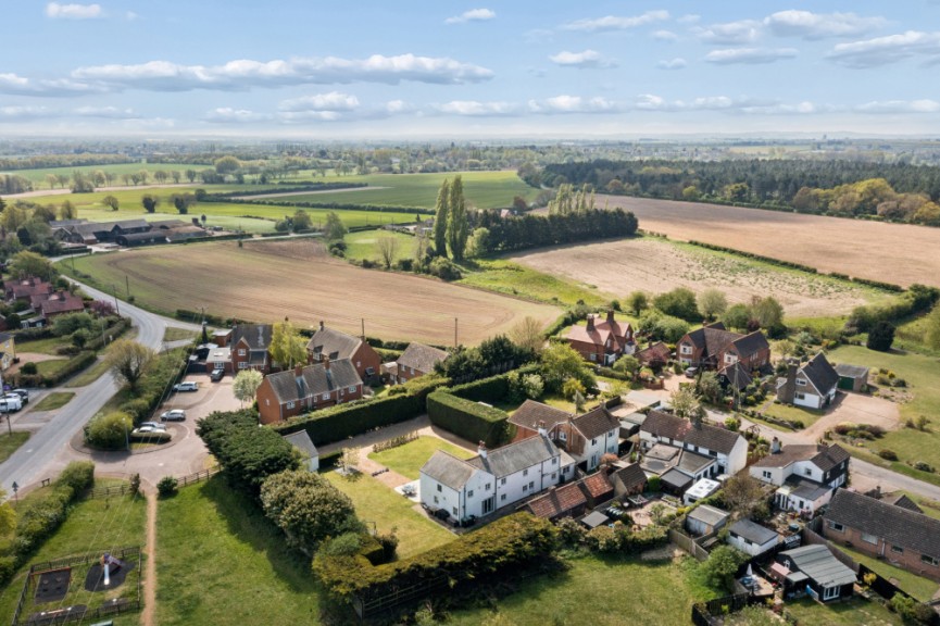 5 bedroom House for Sale Old School Lane, Stanford, Beds