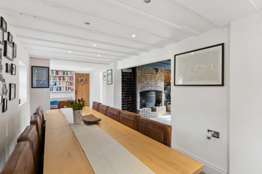 5 bedroom House for Sale Old School Lane, Stanford, Beds
