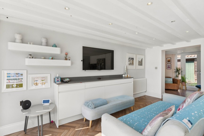 5 bedroom House for Sale Old School Lane, Stanford, Beds