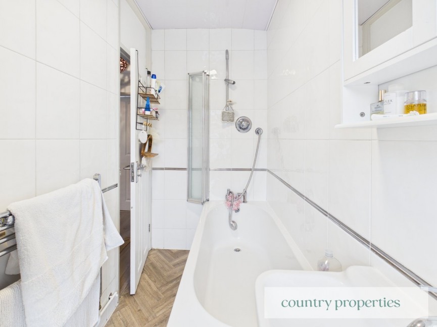 1 bedroom Flat for Sale Cole Green Lane, Welwyn Garden City, Hertfordshire