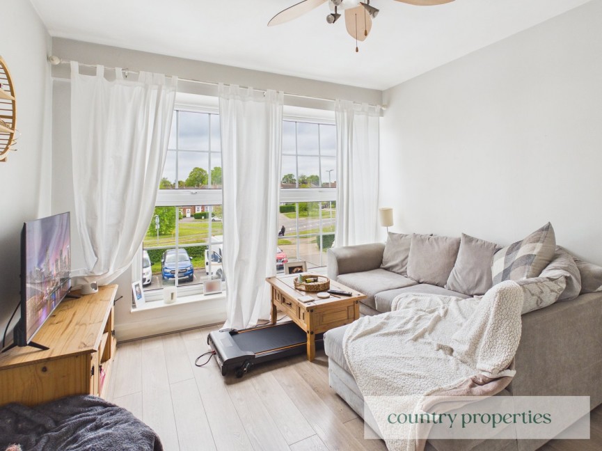1 bedroom Flat for Sale Cole Green Lane, Welwyn Garden City, Hertfordshire