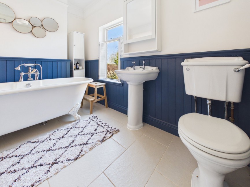 4 bedroom House for Sale Rock Road, Royston, Hertfordshire