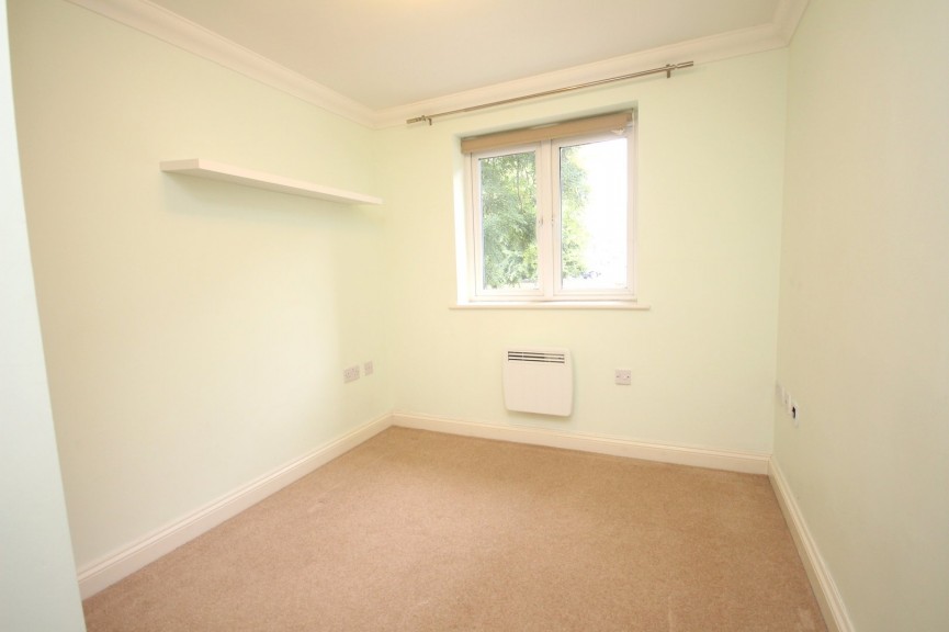 2 bedroom Flat for Sale Norton Way North, Letchworth Garden City, Hertfordshire