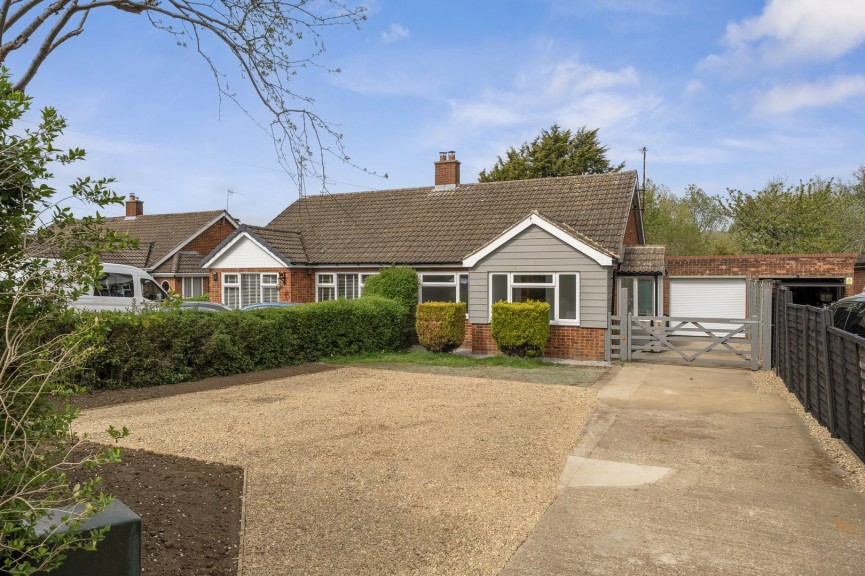 2 bedroom Bungalow for Sale Meppershall, Shefford, Bedfordshire